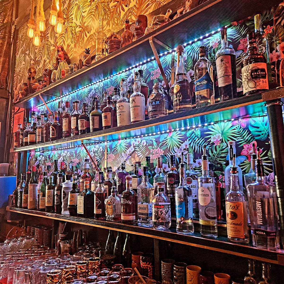 Banner Anchor Drops Tiki Bar And Kitchen 01